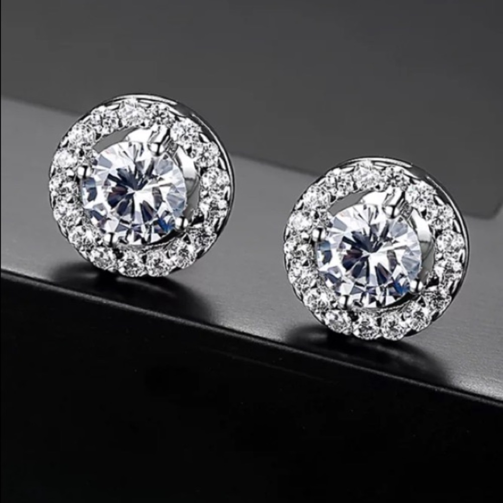18k White Gold Diamond Earrings